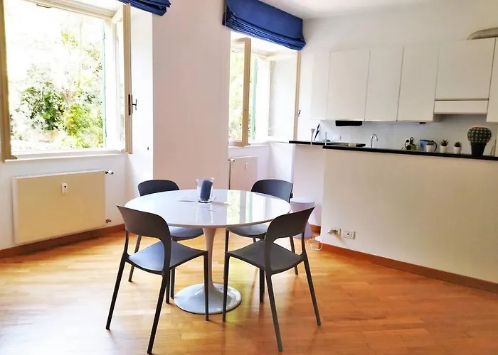 Casaviva - Beautiful Bilo With Shared Pool In Genova Nervi