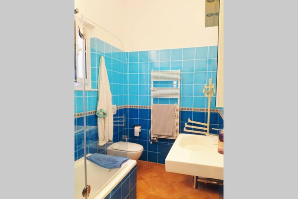 Casaviva - Beautiful Bilo With Shared Pool In Nervi Genoa